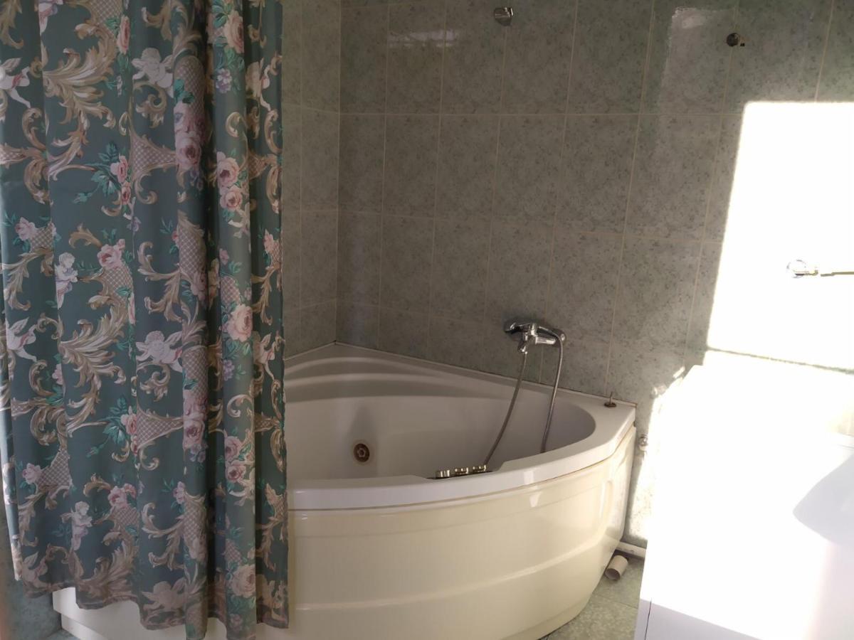 Lux In The Center With Jacuzzi Most City Area ドニプロペトロウシク エクステリア 写真